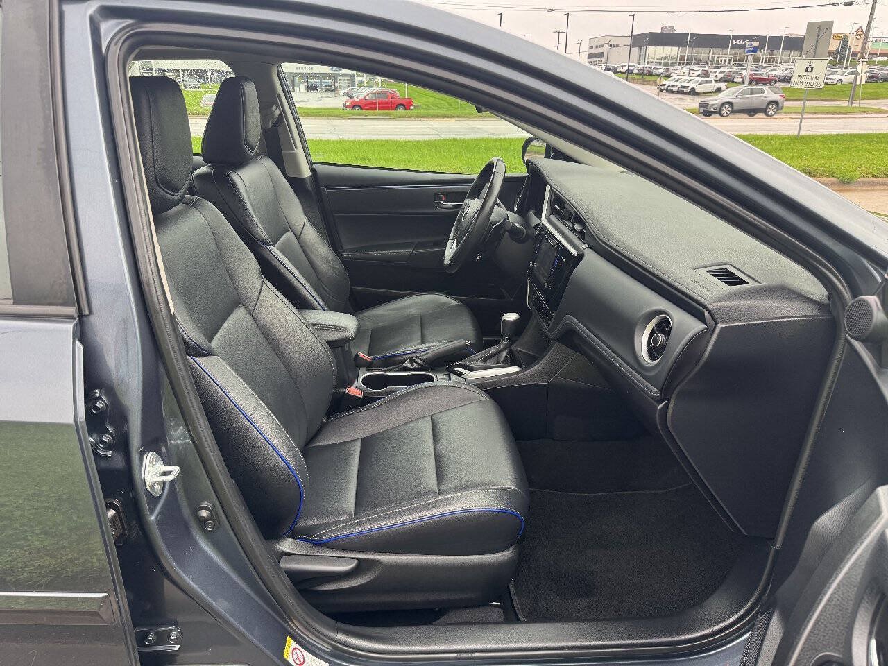 Used 2017 Toyota Corolla XSE w/ Carpet Mat Package (TMS) FWD image 14