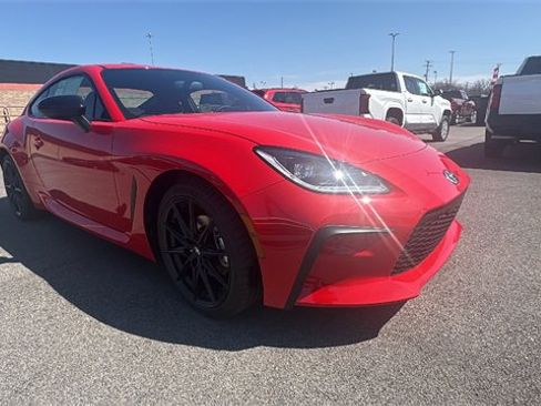 New 2025 Toyota GR86 Premium image 7