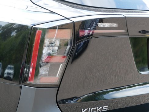 Certified 2025 Nissan Kicks SR AWD/4WD image 17