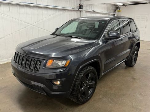 Used 2015 Jeep Grand Cherokee Altitude AWD/4WD image 10