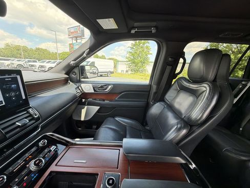 Used 2022 Lincoln Navigator L Reserve AWD/4WD image 11