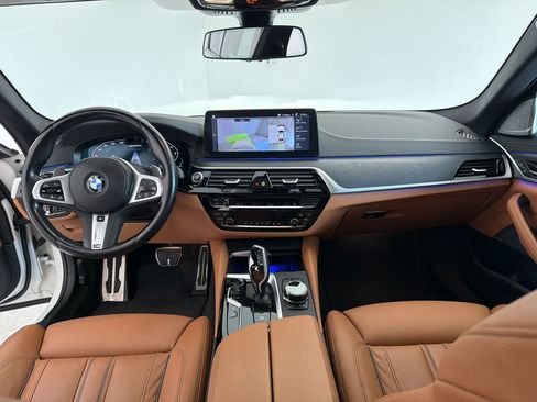 Used 2023 BMW M550i xDrive w/ Executive Package AWD/4WD image 16