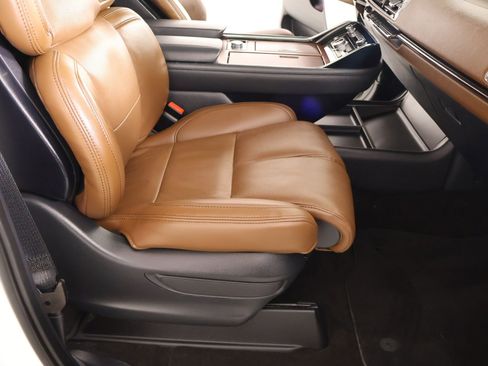 Certified 2023 Lincoln Navigator Reserve image 14