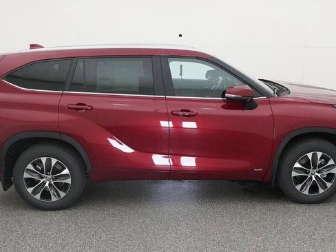 New 2026 Toyota Highlander XLE image 11