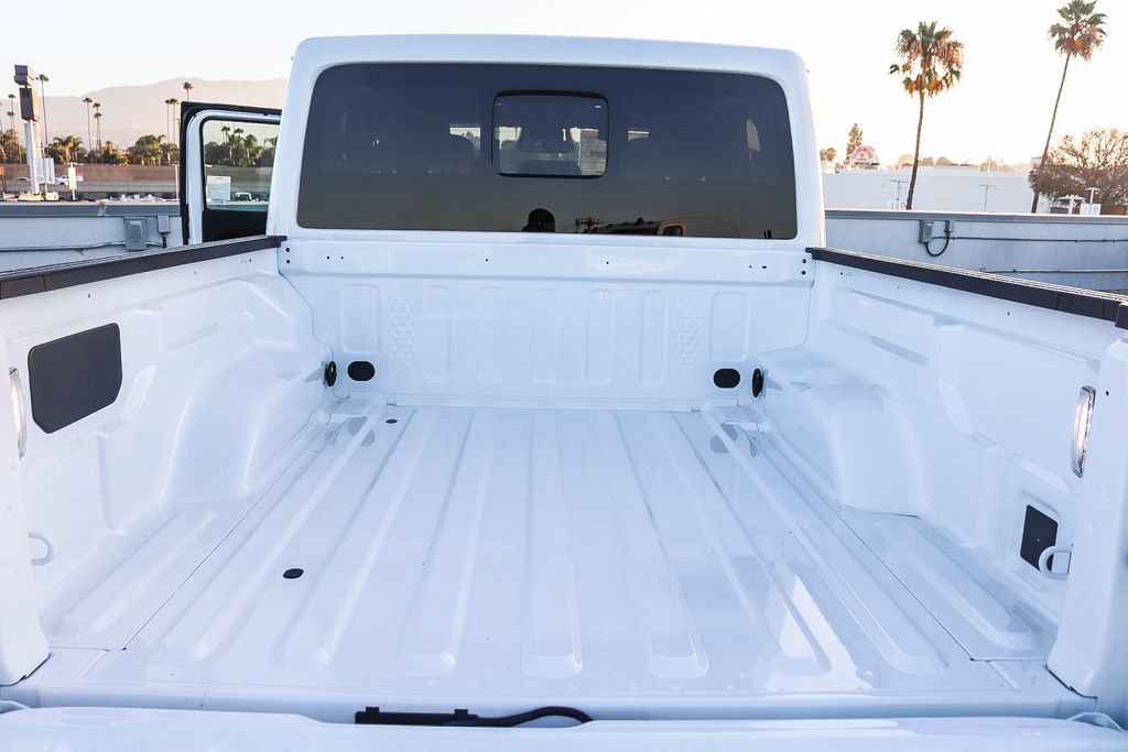 New 2026 Jeep Gladiator Mojave AWD/4WD image 30