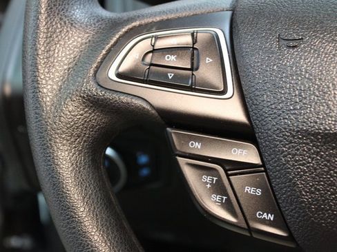 Used 2018 Ford Focus SE image 16