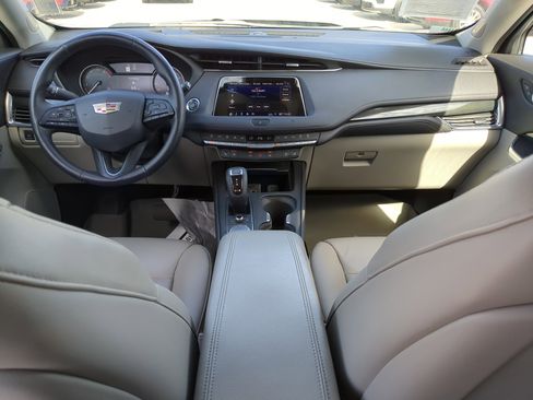 Used 2019 Cadillac XT4 Premium Luxury image 12
