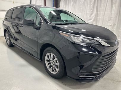 Used 2025 Toyota Sienna LE