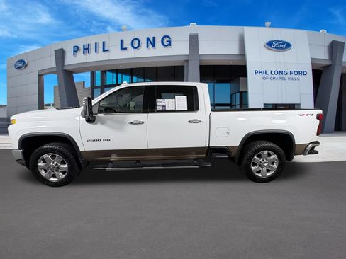 Used 2020 Chevrolet Silverado 2500 LTZ w/ LTZ Convenience Package AWD/4WD image 2