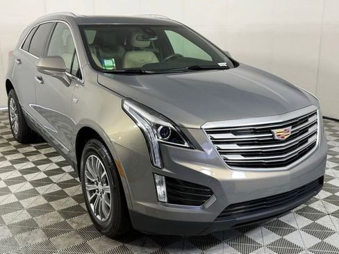 Used 2018 Cadillac XT5 Luxury w/ Driver Awareness Package AWD/4WD image 10