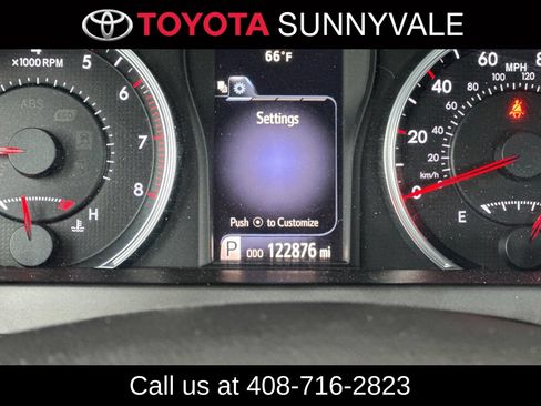 Used 2017 Toyota Camry SE w/ Moonroof Package FWD image 29