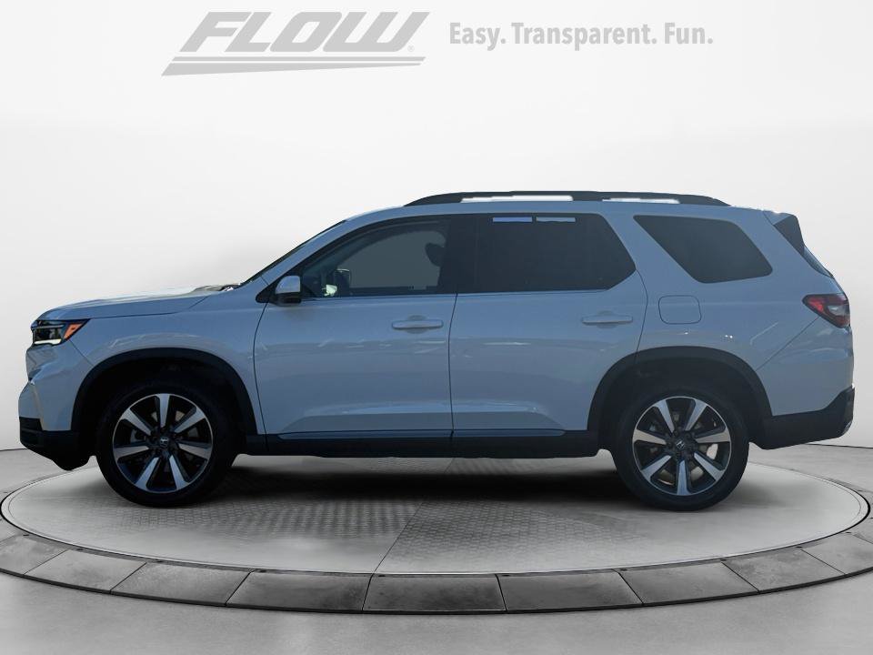 Certified 2025 Honda Pilot Touring image 5