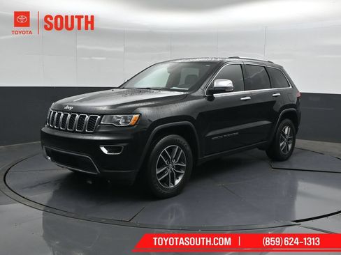 Used 2018 Jeep Grand Cherokee Limited AWD/4WD image 6
