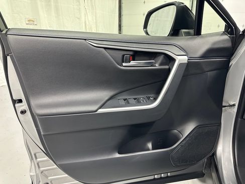Used 2025 Toyota RAV4 XSE w/ Weather Package AWD/4WD image 8