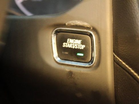 Used 2019 GMC Acadia SLE image 24