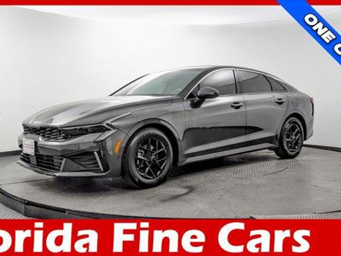Used 2025 Kia K5 LXS FWD image 1