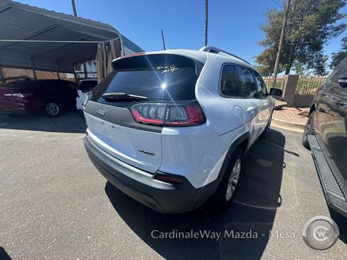 Used 2019 Jeep Cherokee Latitude w/ Popular Appearance Group AWD/4WD image 4