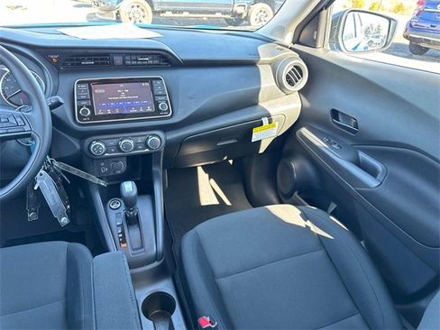 Certified 2025 Nissan Kicks Play S image 21