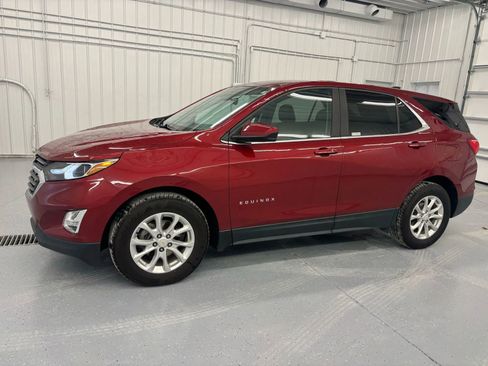 Used 2021 Chevrolet Equinox LT FWD image 1