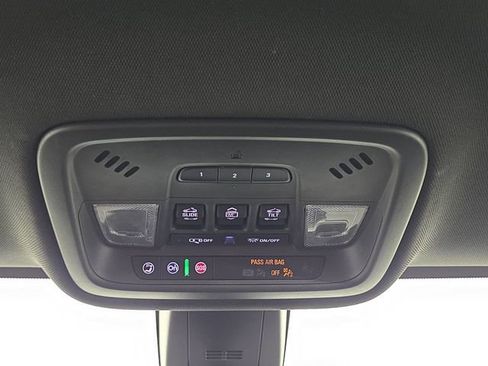 Used 2022 Chevrolet Traverse Premier w/ LPO, Floor Liner Package AWD/4WD image 26