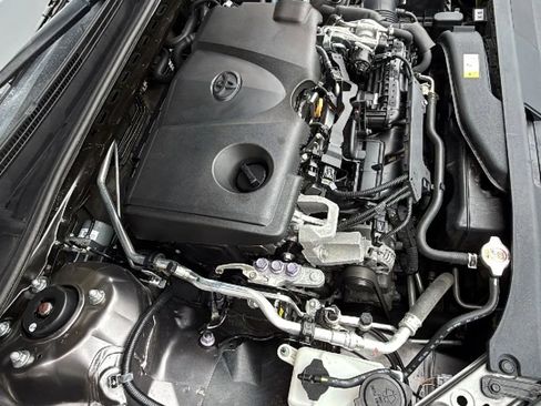 Used 2020 Toyota Camry LE image 39