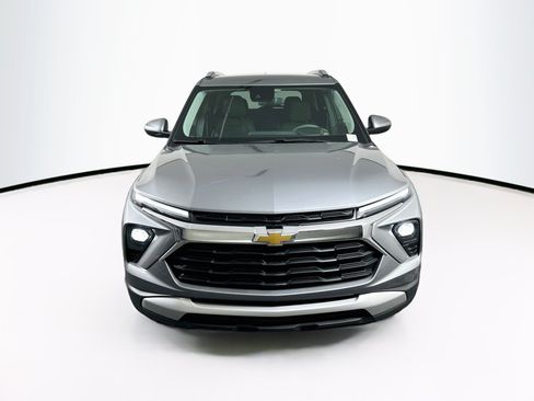 Used 2026 Chevrolet TrailBlazer LT AWD/4WD image 2