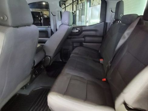 Used 2019 Chevrolet Silverado 1500 Custom w/ Custom Convenience Package AWD/4WD image 10