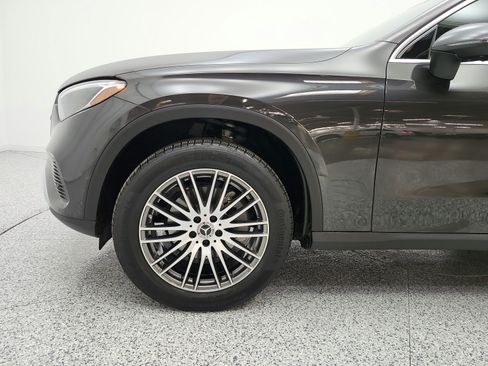 Used 2024 Mercedes-Benz GLC 300 image 21