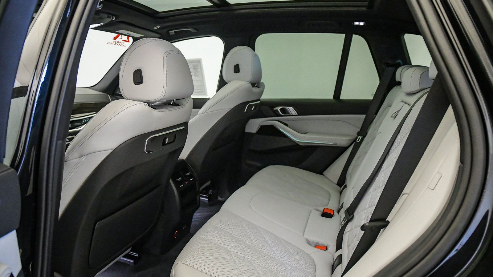 Used 2024 BMW X5 xDrive40i w/ Premium Package AWD/4WD image 18