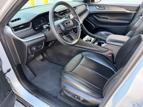 Used 2024 Jeep Grand Cherokee Limited w/ Black Appearance Package RWD image 2