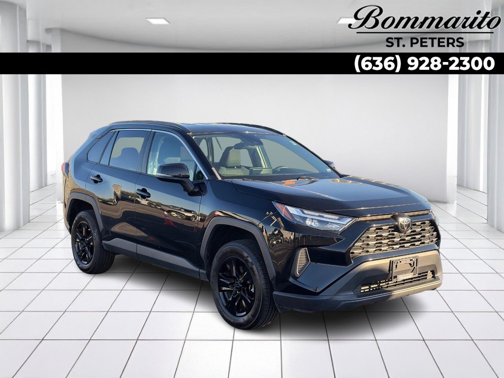 Used 2023 Toyota RAV4 XLE AWD/4WD image 1