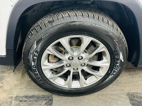 Certified 2021 Jeep Cherokee Latitude Lux AWD/4WD image 29