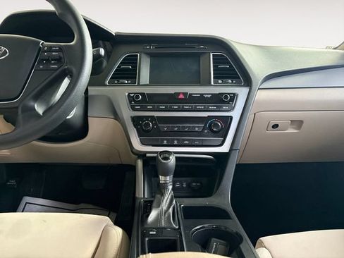 Used 2016 Hyundai Sonata SE FWD image 9