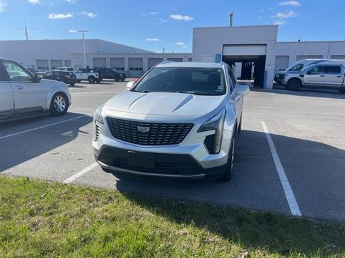 Used 2022 Cadillac XT4 Premium Luxury w/ Safety Alert Package image 4