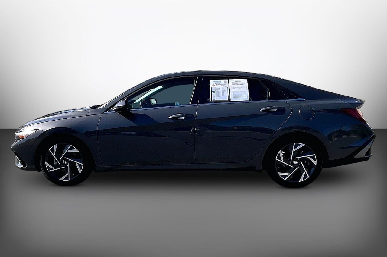 Used 2025 Hyundai Elantra SEL FWD image 5