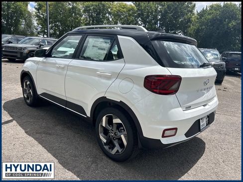 New 2026 Hyundai Venue SEL FWD image 5