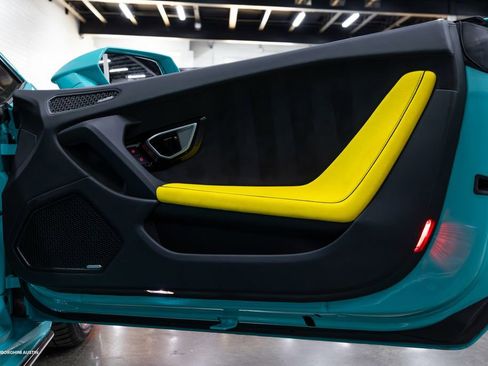 Used 2022 Lamborghini Huracan EVO image 30