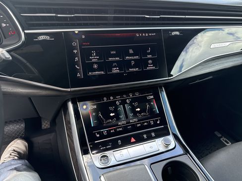 Used 2021 Audi Q8 Prestige image 9