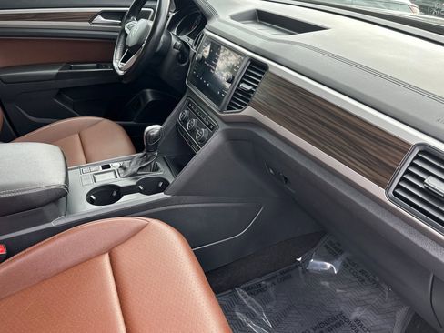 Used 2021 Volkswagen Atlas SE w/ Towing Package image 19