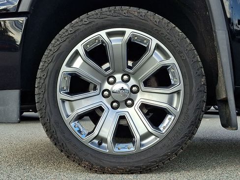 Used 2017 GMC Sierra 1500 Denali w/ Denali Ultimate Package AWD/4WD image 9
