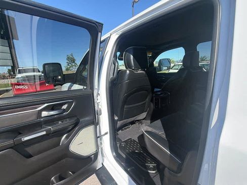 Used 2025 RAM 1500 Laramie AWD/4WD image 18