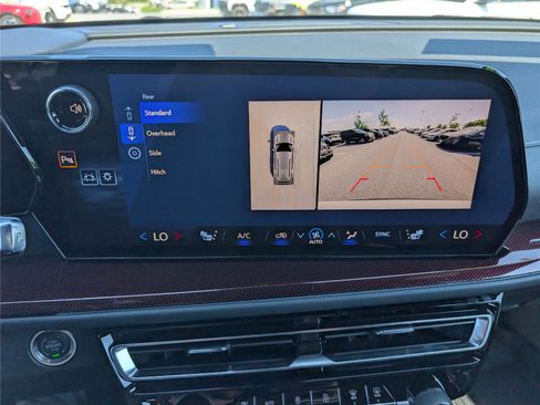 New 2026 Chevrolet Traverse Z71 w/ Driver Confidence Package AWD/4WD image 27