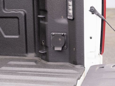 Used 2024 Chevrolet Silverado 1500 LTZ image 27