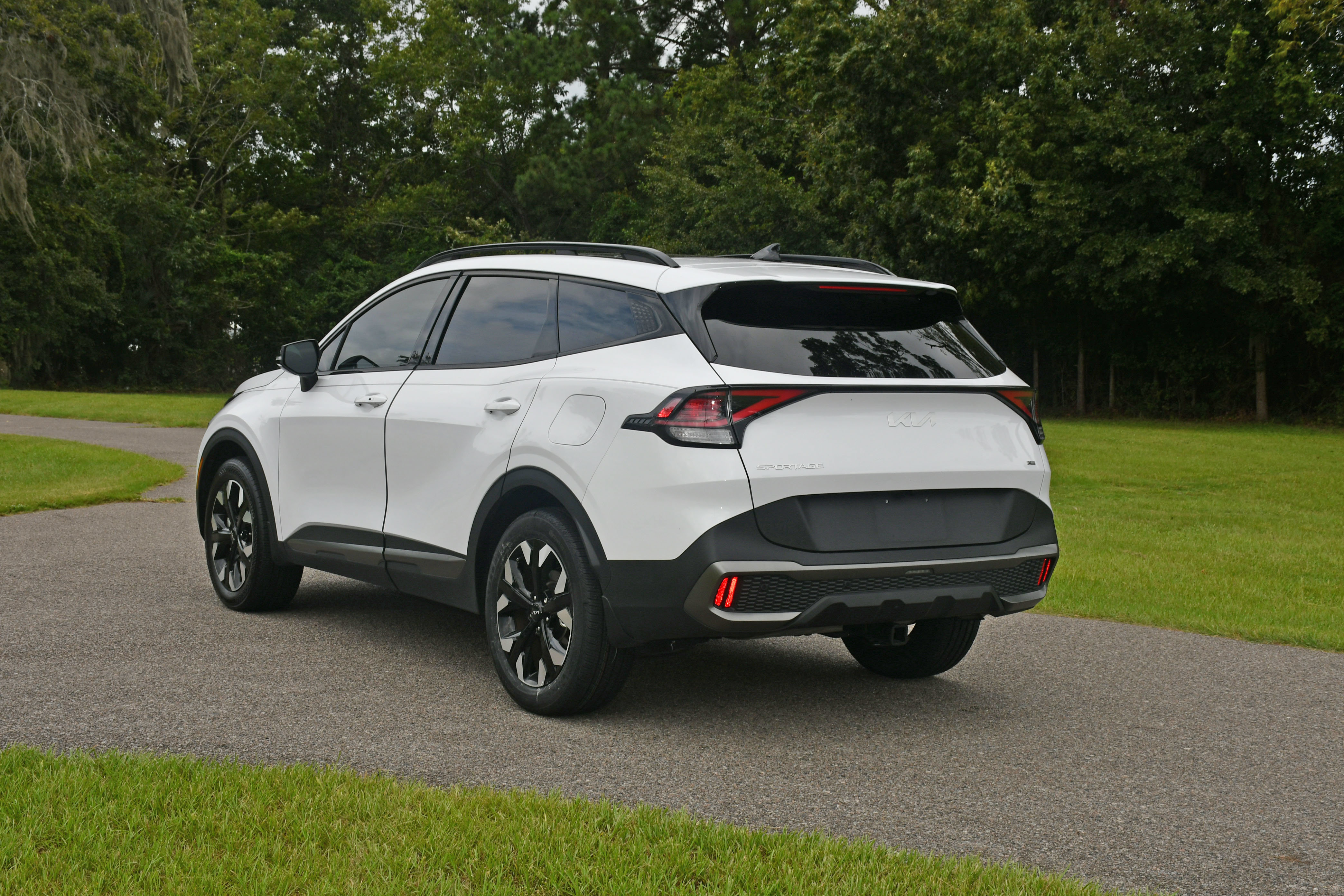 Used 2023 Kia Sportage X-Line w/ X-Line Premium Package AWD/4WD image 3