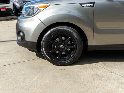 Used 2019 Kia Soul FWD image 25