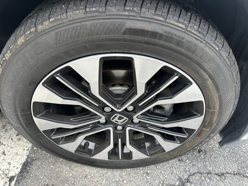 Used 2025 Honda Odyssey Elite image 6