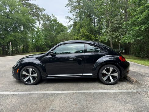 Used 2014 Volkswagen Beetle R-Line image 11