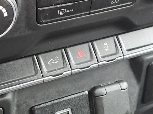 Used 2020 Chevrolet Silverado 1500 Custom w/ Custom Value Package image 27