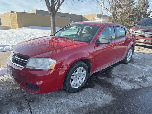 Used 2013 Dodge Avenger SE image 4