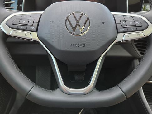 Used 2026 Volkswagen Jetta SE FWD image 27